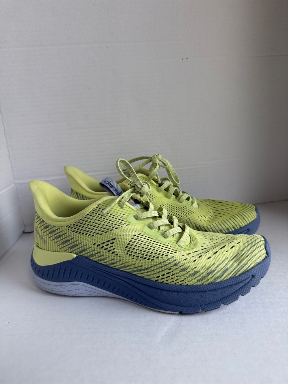 Dansko Peony Yellow Grey Walking Sneakers Mesh Shoes Size 39 (Women's 8.5-9)